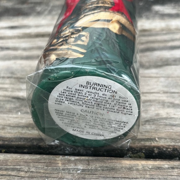 VINTAGE HOLIDAY SET OF 3 PILLAR CANDLES ETCHED BEAUTIES - Picture 13 of 13